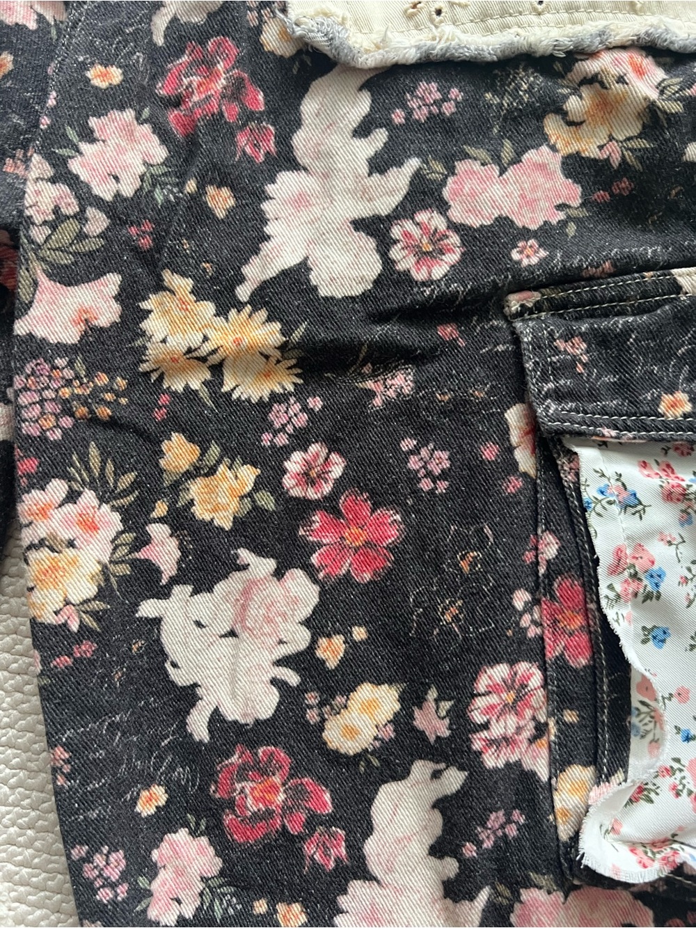 POL Boho Washed Black Floral Drawstring Jogger Pants - Picture 5 of 10